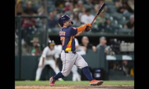 Altuve iguala a Craig Biggio con al menos un jonrón en 30 estadios