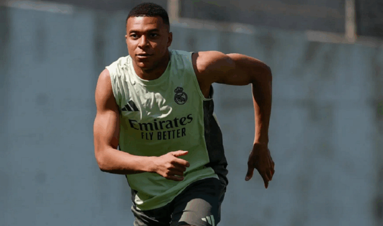 Hospitalizan a Mbappé por un "cuadro agudo de gastroenteritis"