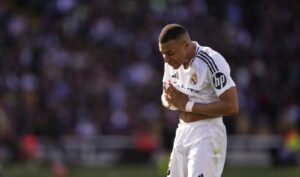 Mbappé no entrena este martes por un proceso febril
