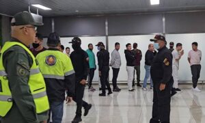 Gobierno anuncia que este martes llegará otro vuelo de deportados por EE. UU.