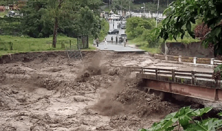 Gobierno ordena "atención inmediata" en Mérida, Barinas y Trujillo por "fuertes lluvias"