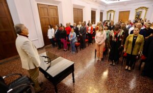 Luis Caldera anuncia a los integrantes de su gabinete ejecutivo