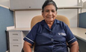 Paciente renal requiere ayuda para realizarse un examen médico