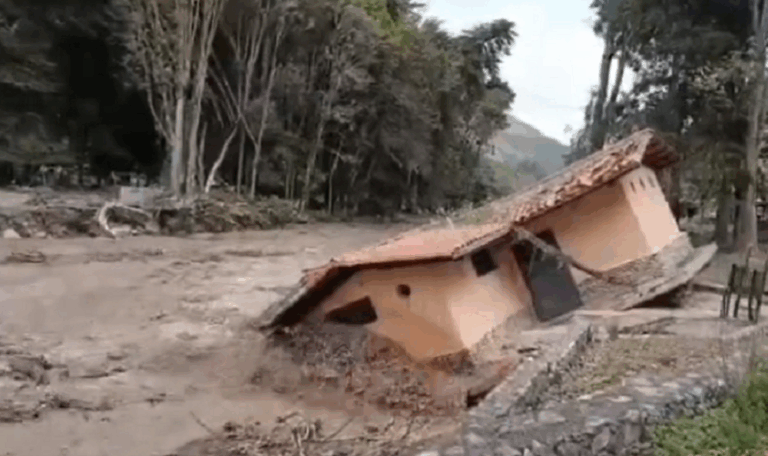 Gobierno reporta 103 viviendas y 16 puentes con "pérdida total” en Mérida