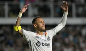 Neymar renueva con el Santos hasta finales de diciembre