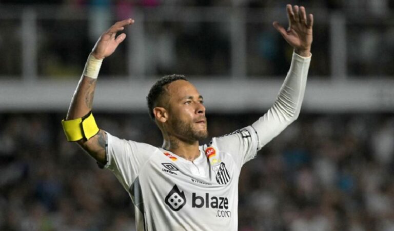 Neymar renueva con el Santos hasta finales de diciembre