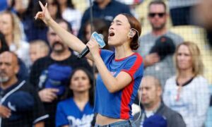 Nezza no es “bienvenida” al Dodger Stadium tras cantar himno en español