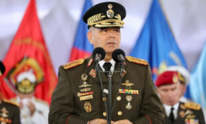 Padrino López alerta a la Fanb sobre conflicto en Medio Oriente: “Eso viene pa’ acá”