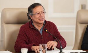 Petro anuncia que próximas elecciones incluirán papeleta sobre Constituyente