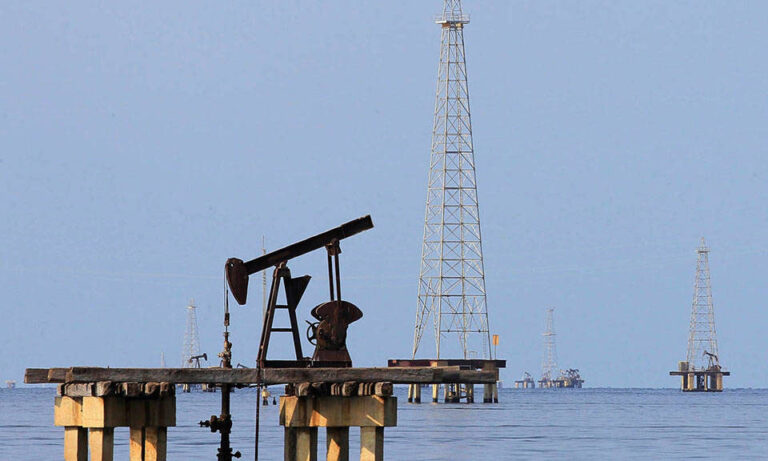 Revocación de licencias afecta la actividad petrolera, comercial e inmobiliaria en Zulia