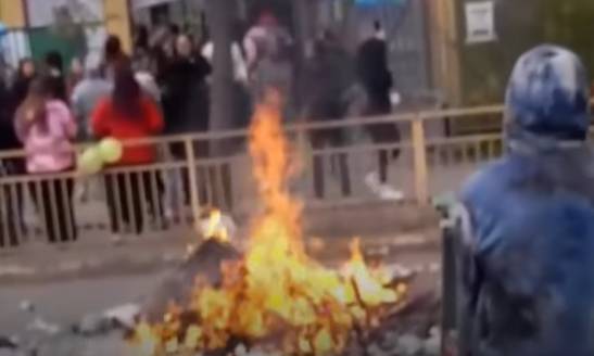 Protestan por presunto abuso sexual cometido por sus compañeros a niño venezolano en Chile