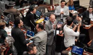 Senado aprueba reforma laboral presentada por el presidente Petro