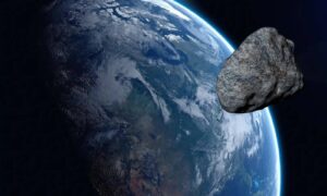 Un asteroide del tamaño de la Torre Eiffel rozará la Tierra este jueves