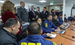 Cárcel preventiva a 21 personas por lavar dinero del “Tren de Aragua” en Chile