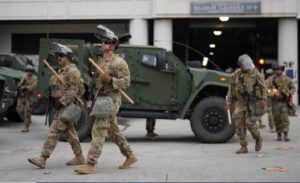Trump envía 700 militares a Texas, Florida y Luisiana en apoyo al ICE