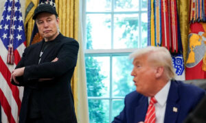 Trump vuelve a arremeter contra Musk: Sin subsidios “tendría que regresar a Sudáfrica”