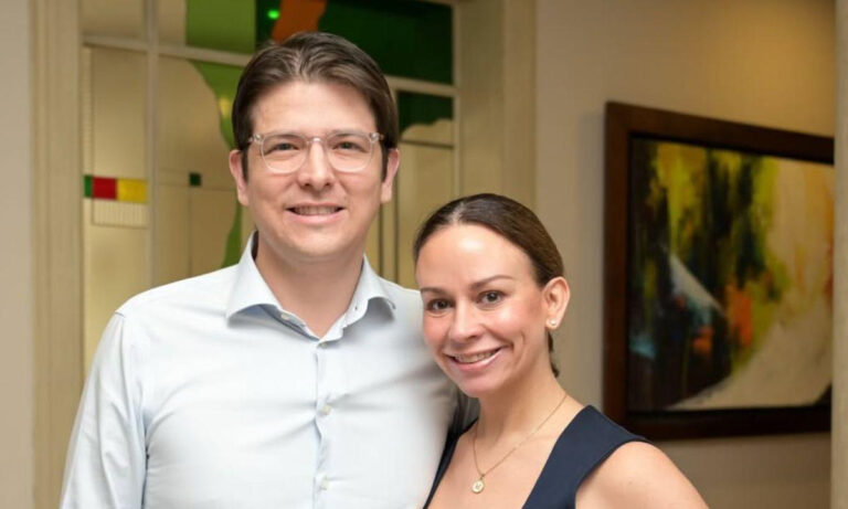 Machado a Miguel Uribe y su esposa: “Venezuela está orando” por ustedes