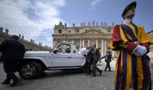 Vaticano lanza campaña para recoger donaciones ante baja de ingresos