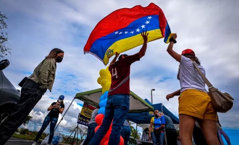 EE. UU. suspende la entrada a venezolanos con estas visas: hay excepciones