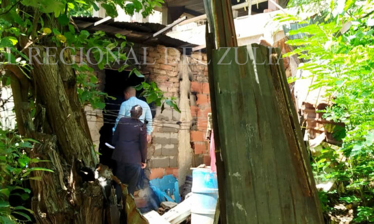 Mueren 2 adultos y 1 adolescente en incendio de casa en Valle Frío