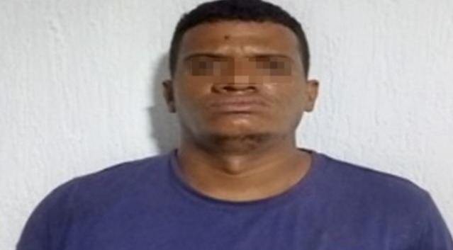 Amenaza con un machete a su madre para despojarla de su vivienda