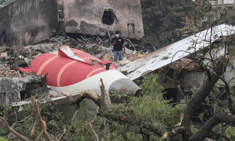 Informe atribuye el accidente de Air India a falla en el suministro de combustible