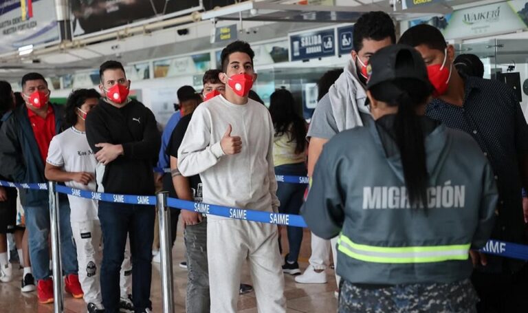 Regresan 205 migrantes venezolanos en vuelo procedente de Honduras