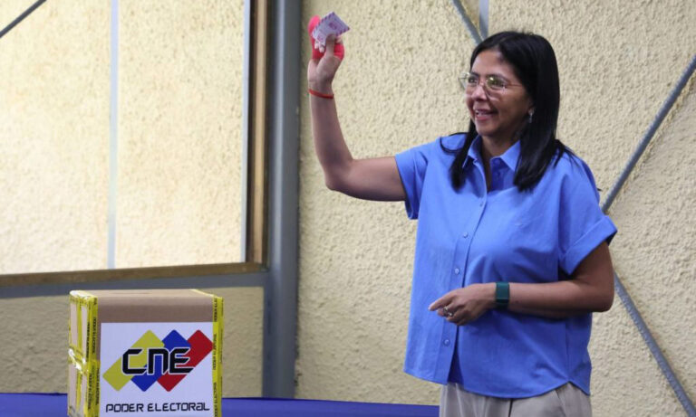 Delcy Rodríguez destaca que 53 organizaciones políticas participaron en las municipales