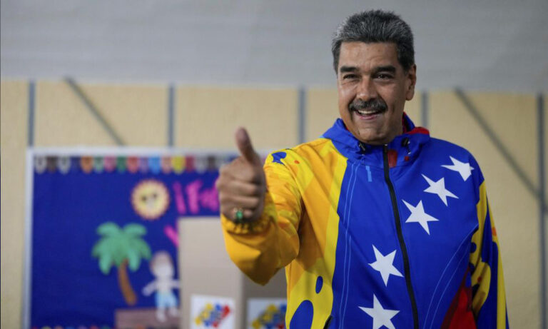 Maduro califica la jornada electoral como un “día de fiesta y de paz”