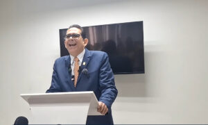 José Luis Alcalá presenta su “renuncia irrevocable” a UNT: “Hoy no me representa”