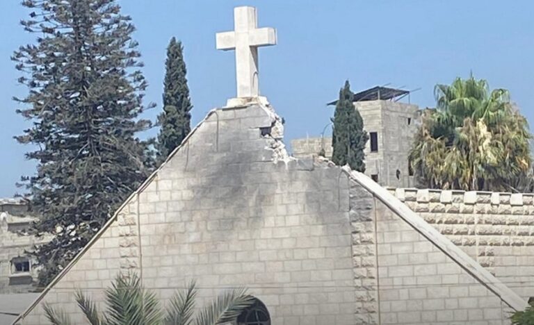León XIV llama a "inmediato alto el fuego" tras condenar ataque a iglesia de Gaza