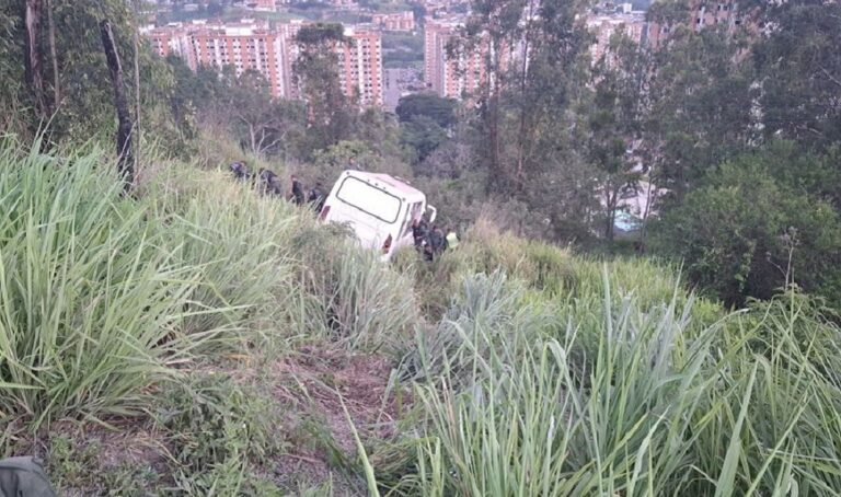 Al menos 25 militares heridos deja accidente de autobús de la GNB en la bajada de Tazón