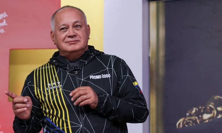 Cabello acusa al yerno de González Urrutia de ser un enlace del FBI