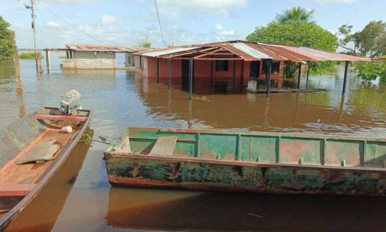Más de 1.000 familias afectadas en Bolívar por la crecida del Orinoco