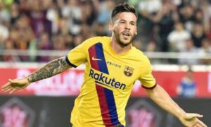 Carles Pérez anuncia que volverá pronto tras ser mordido por un perro