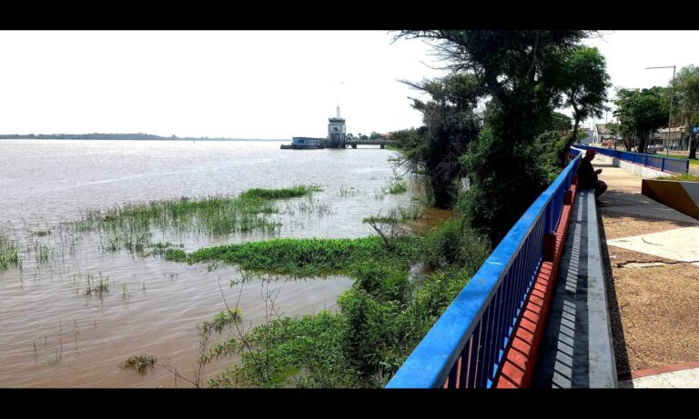 Bolívar en "alerta máxima" por aumento de nivel del Orinoco