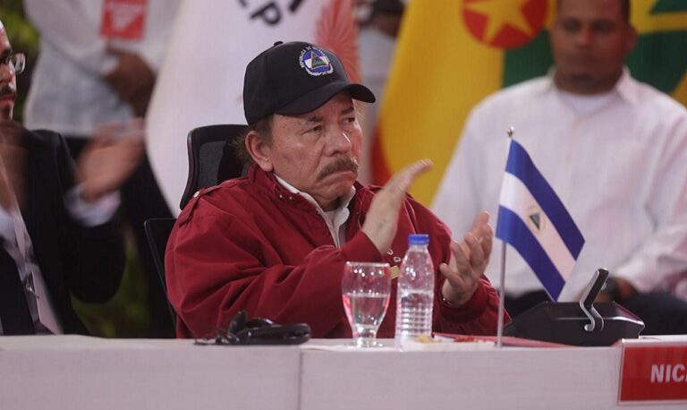 Daniel Ortega considera que Hugo Chávez “es un santo”
