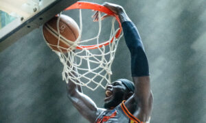 Gaiteros vence 83-77 a Trotamundos y pone 2-1 la final