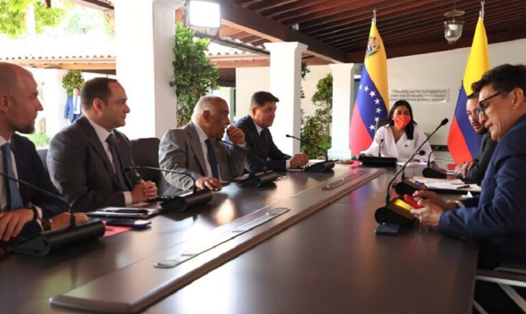 Gobierno explora nuevas alianzas en materia de hidrocarburos con Colombia