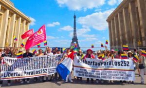 Activistas en París exigen libertad para venezolanos detenidos en El Salvador