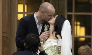 Charli XCX y George Daniel celebran boda íntima en Londres