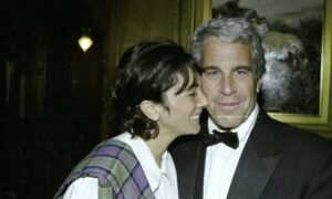 Exnovia de Jeffrey Epstein pide a la Corte Suprema revocar su sentencia