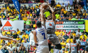 Gaiteros derrota a Trotamundos 64-49 y está a un paso del título