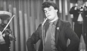 Lanzan “Nunca había amado así”, segundo sencillo inédito de Juan Gabriel