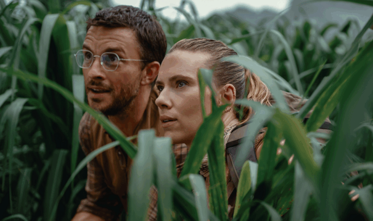 “Jurassic World” arrasa en su estreno en taquilla con $318,3 millones