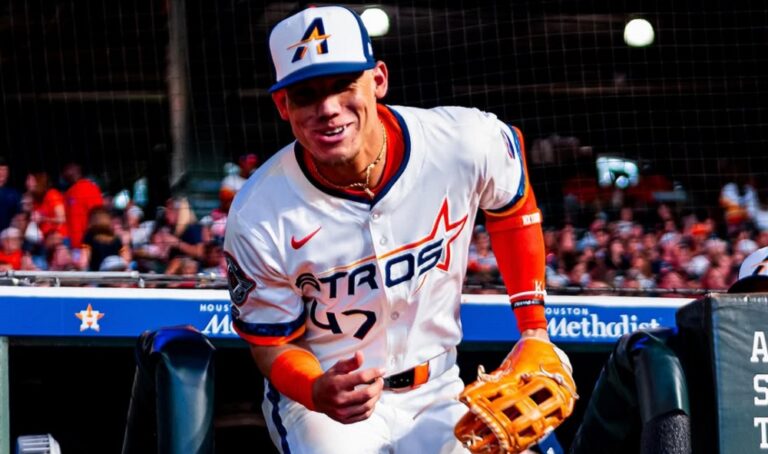 Kenedy Corona debuta en la MLB entre ovaciones: “Casi me saltan las lágrimas”