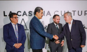 Maduro se reúne con delegación de Colombia para “mejorar la cooperación”