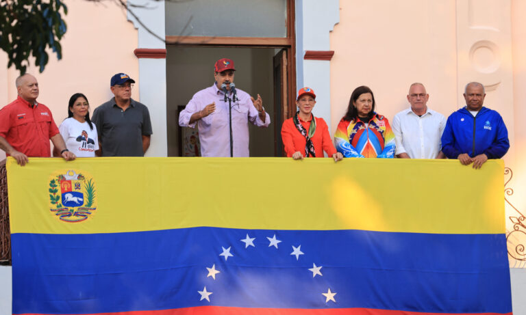 Maduro señala que nació “en Maracaibo” y que Di Martino ganó “por paliza”