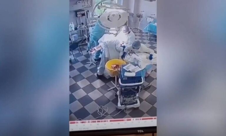 Médicos rusos operan durante terremoto de magnitud 8.8