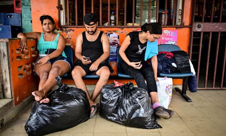 Llegan a Panamá en flujo hacia el sur 13.200 migrantes, la mayoría venezolanos
